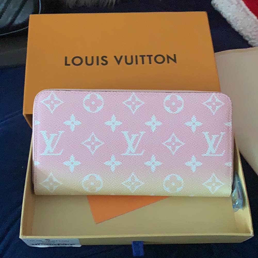Wallet - Picture 2 of 3